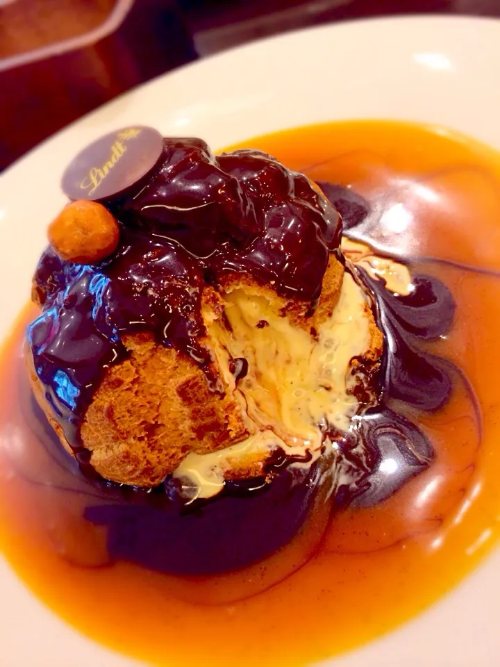 Lindt Profiterole Ice Cream Caramel Chocolat|まなさん