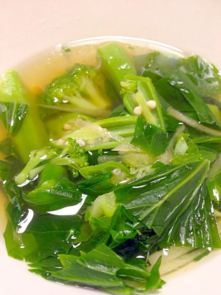 Celery leaves, broccoli, okra ginger soup セロリの葉、ブロッコリーとオクラのジンジャースープ(*^^*)|Tanuさん