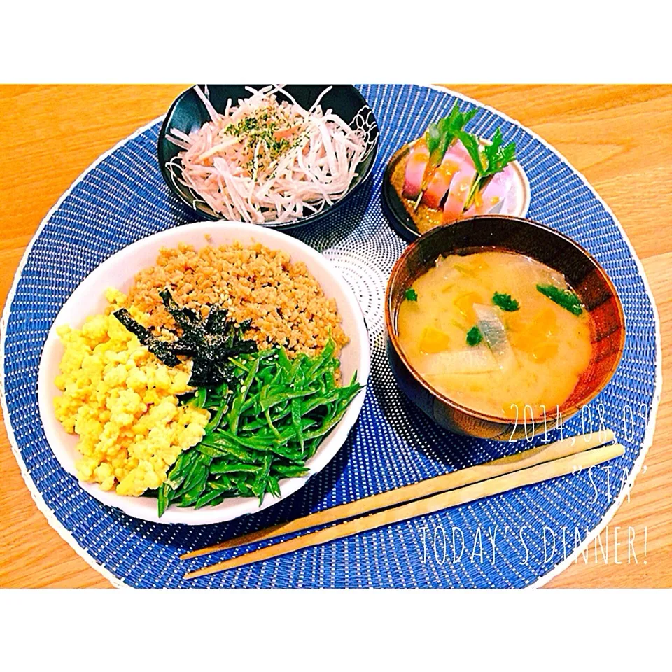 Snapdishの料理写真:3色鶏そぼろ丼 夜ごはん|naruさん