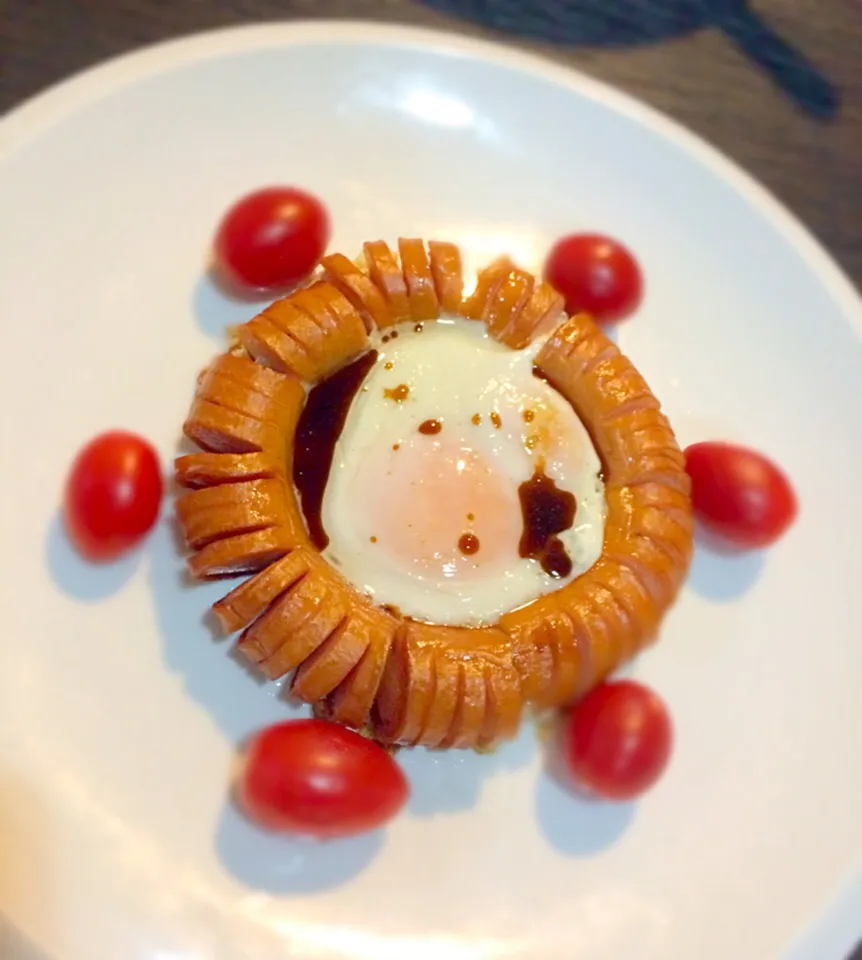 Snapdishの料理写真:Sausage and Egg/ソーセージと卵/ไข่ไส้กรอก|SaSaさん