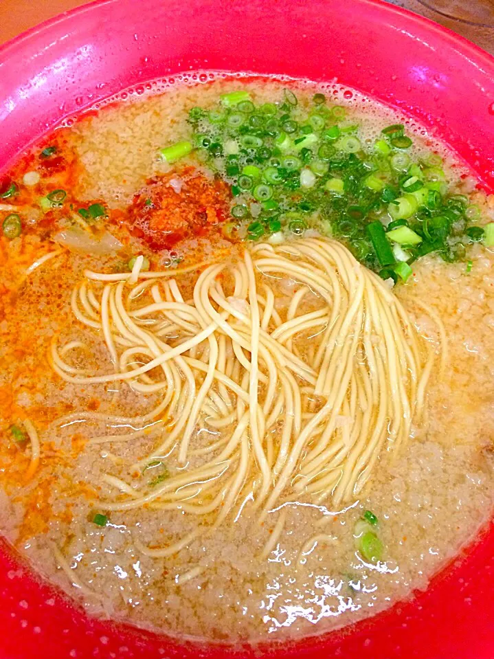 Snapdishの料理写真:大阪まこと屋のピリ辛背脂醤油ラーメン|Kouki Tanabeさん