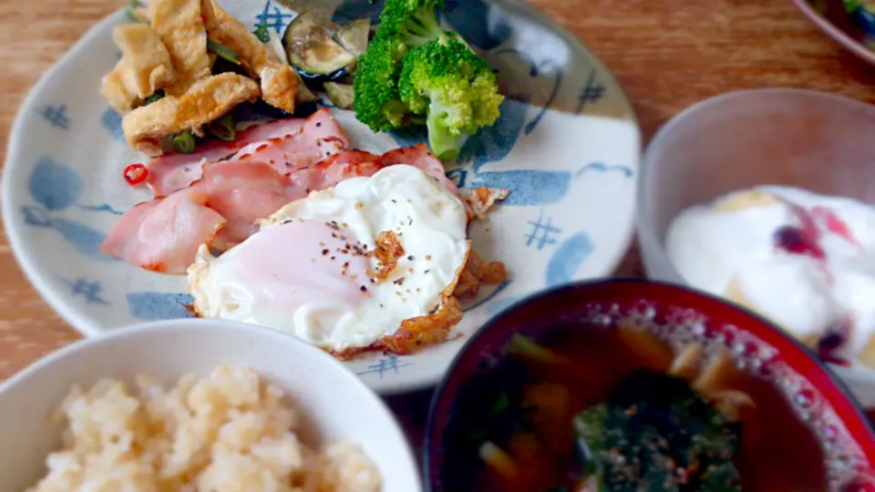 ベーコンエッグ定食|プチテンよすさん