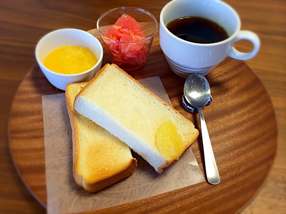 Snapdishの料理写真:ブランチ-トーストりんごバター添え-|mizumoさん