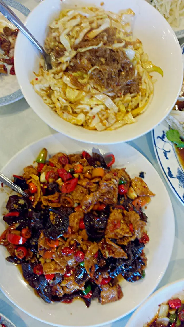 Spicy food from a hunan restaurant|Roxxi Liさん