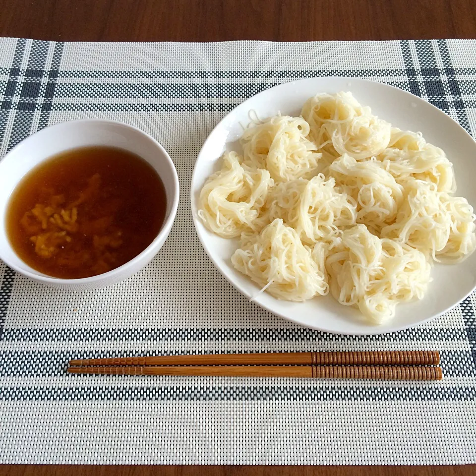 そうめん、昨日とうがんを炊いた出汁で食べましょう|Koichi GOGOさん