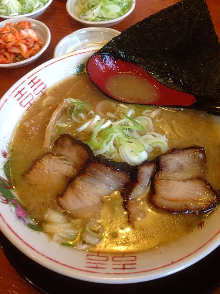 台風の合間に 🍜にゴゥ🏃|ぷぅぴぃさん