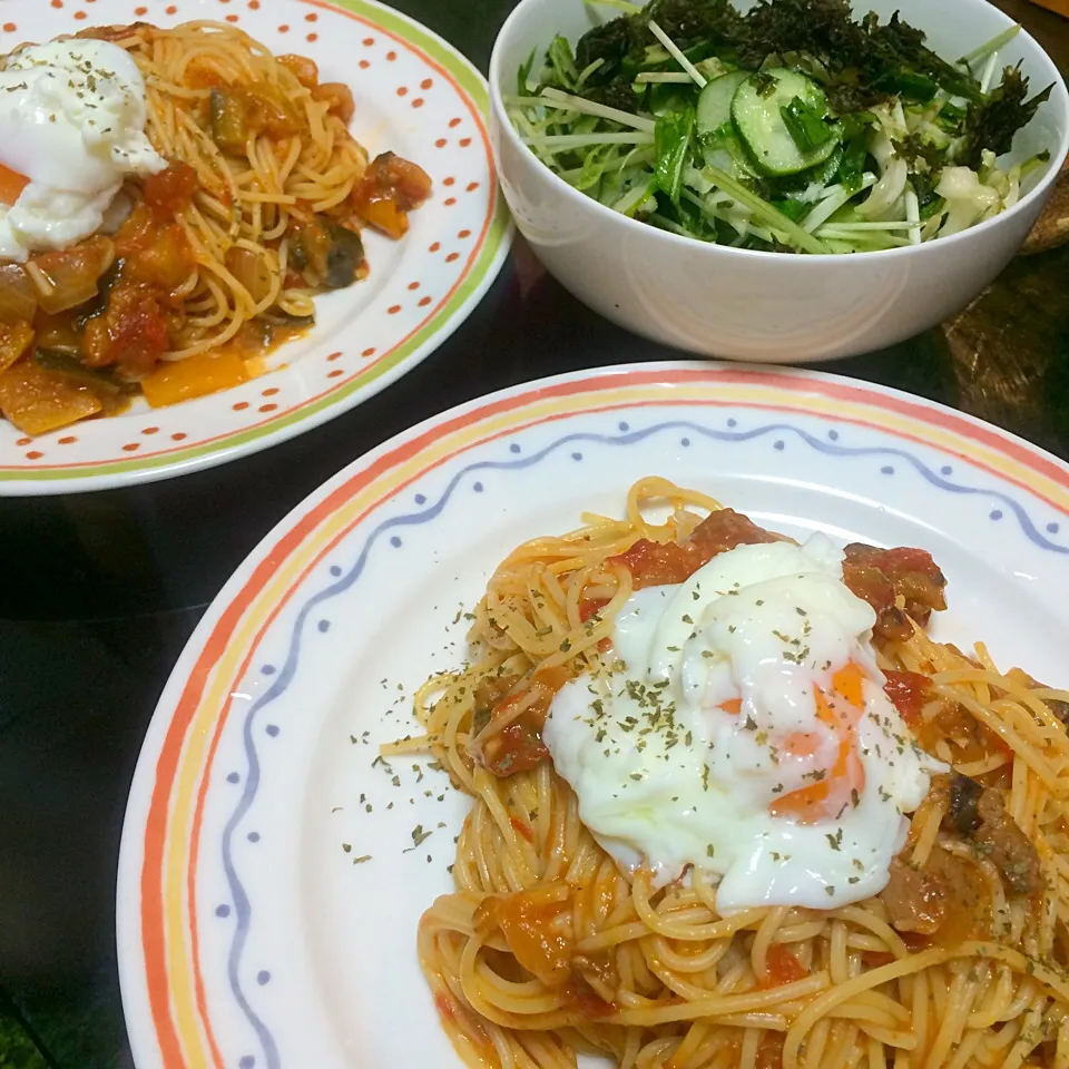 ラタトゥイユパスタ、キャベツとキュウリと水菜のサラダ|Snack PIYOさん