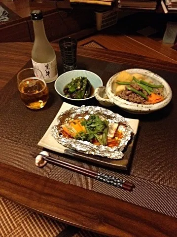 Snapdishの料理写真:肉じゃが＆酒ホイル蒸し|イルマさん