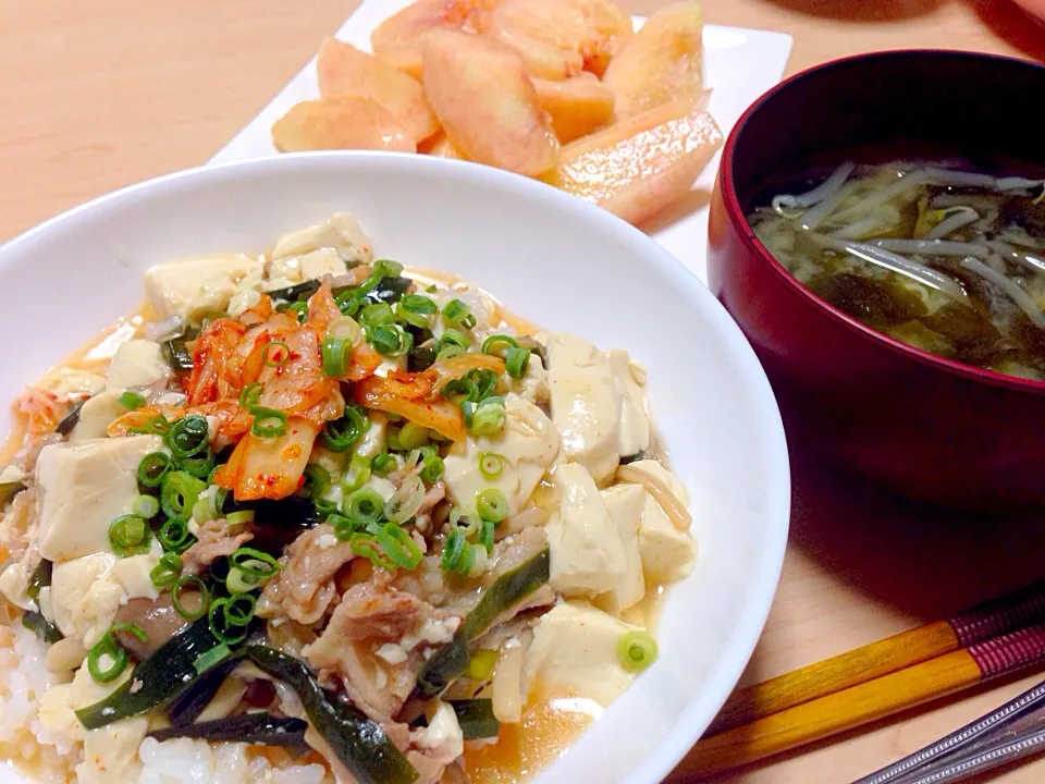 トロトロお豆腐丼＆わかめともやしのお味噌汁|Chihiroさん