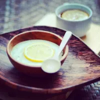 Snapdishの料理写真:corn cream soup with lemon , it's fresh and i feell so good|nugroho aji wibowoさん