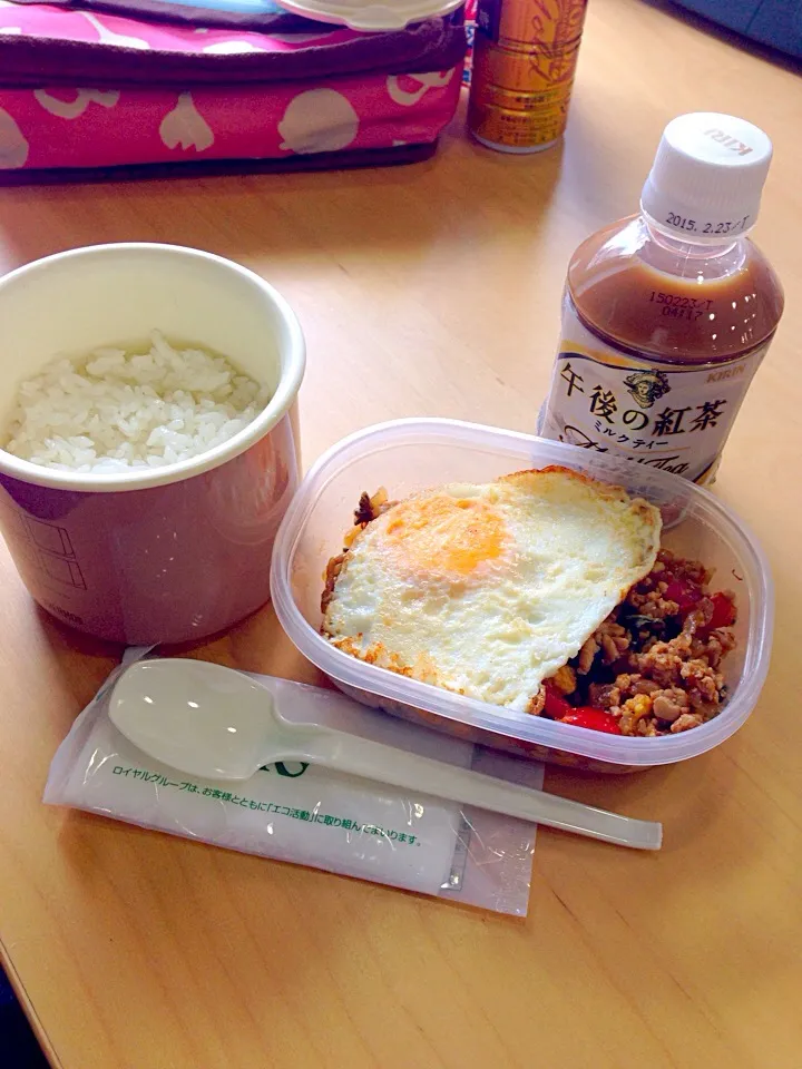 Thai Gapao Lunch|Kumigarさん