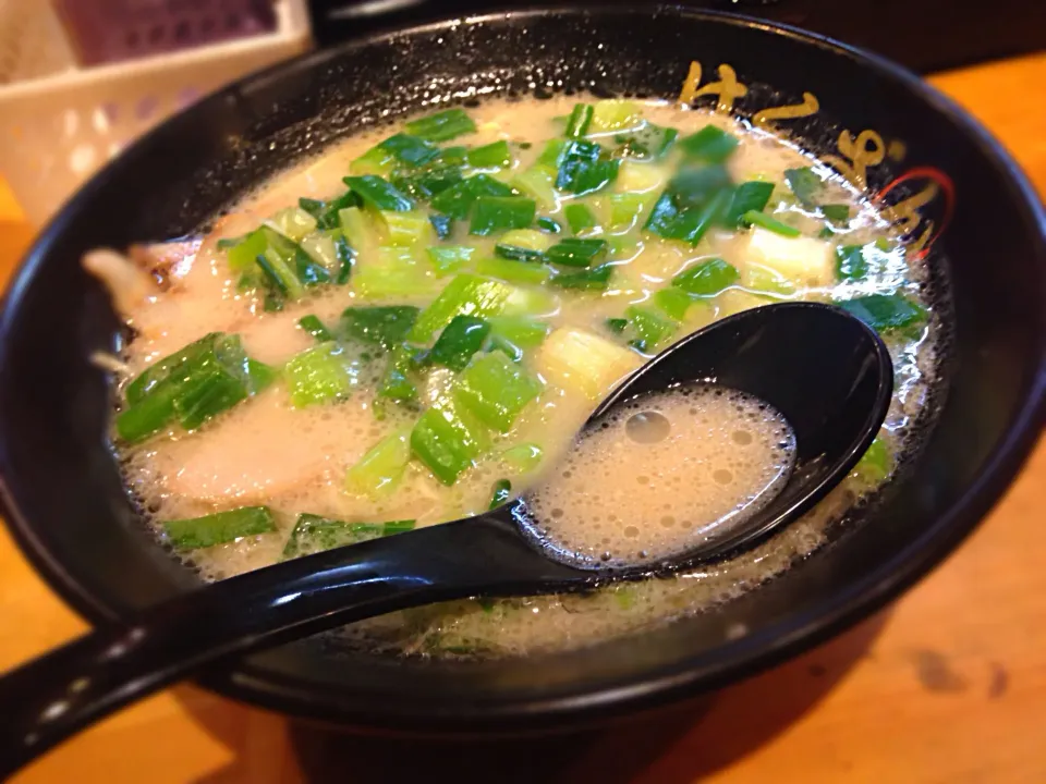 Snapdishの料理写真:九条ネギラーメン|Hiroki Gotouさん