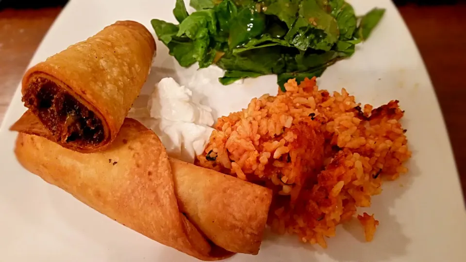 Chicken and Cheese taquitos, Spanish rice and green salad|Shin SooMinさん