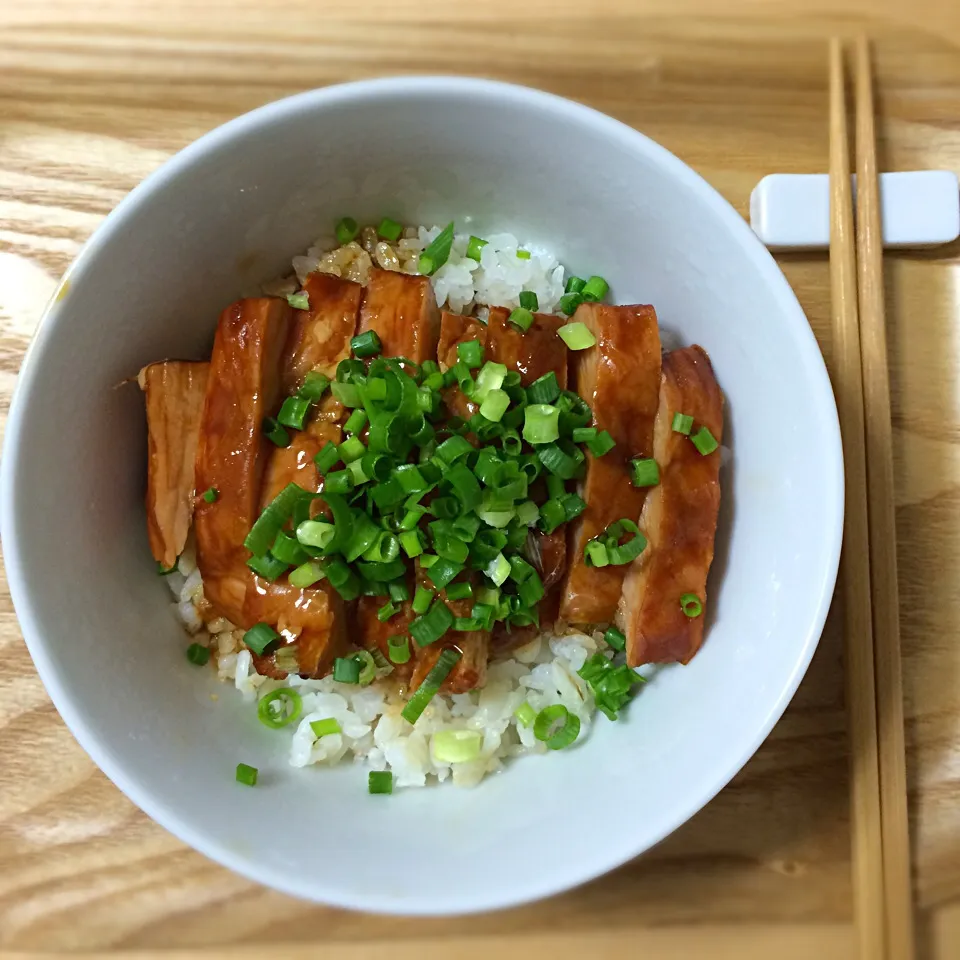 Snapdishの料理写真:焼豚丼！|aykさん