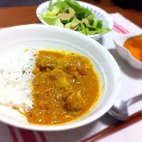 チキンカレー、グリーンサラダ、かぼちゃの煮物|カナエさん