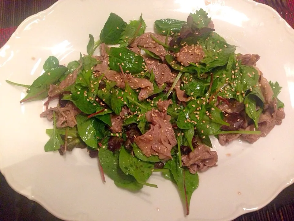 beef and baby leaves salads.|Emi N Maruyamaさん