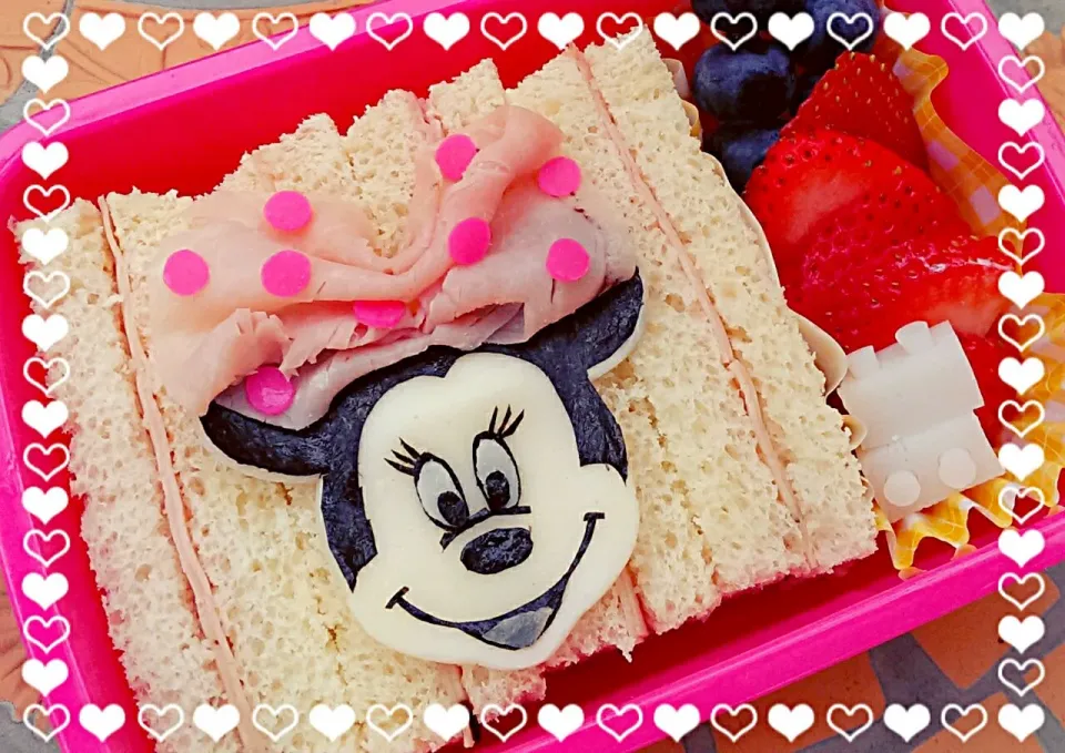 Minnie Sandwich Lunch!  ミニー キャラ弁 ( ‘-^ )b|The Reinhartsさん