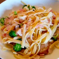 Spring pasta 

  Red onion, broccoli, and chicken|tomokoさん