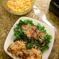 Chicken salad sandwich w/ strawberry kale salad.|Jae L. Hansenさん