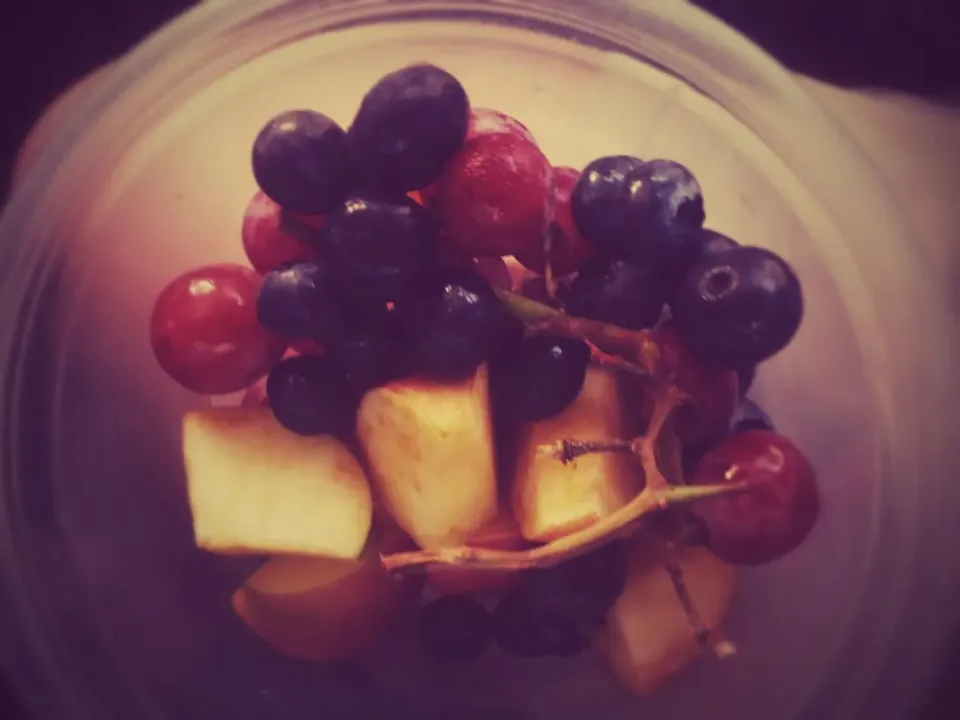 Snapdishの料理写真:Fruit #yum|kassidy wedemeyerさん