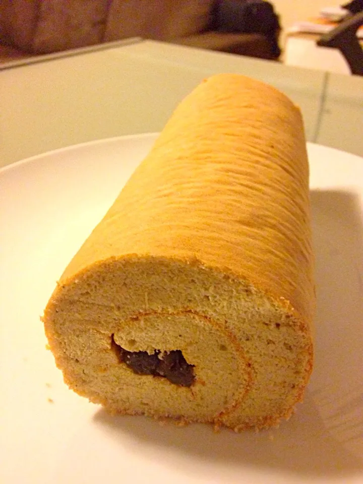 Roll cake with red bean filling|Amyさん