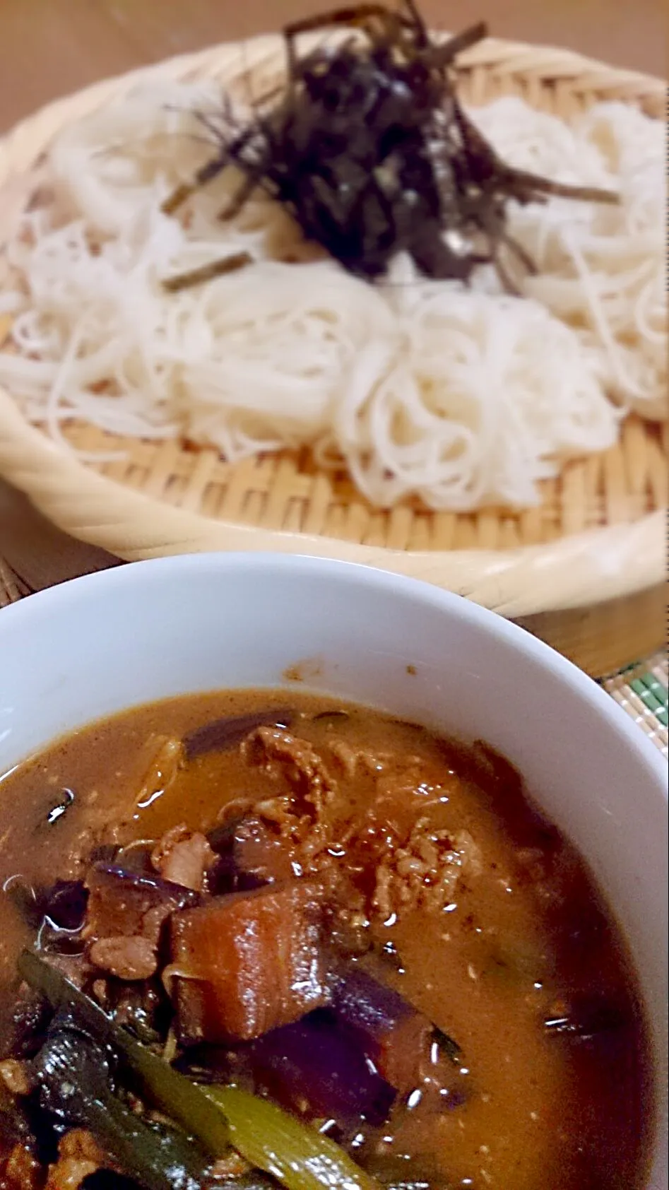 ナスとピ－マンの肉味噌ダレで素麺をツルツル！ #そうめん #肉味噌 #ナス #味噌ダレ|かげさんキッチンさん