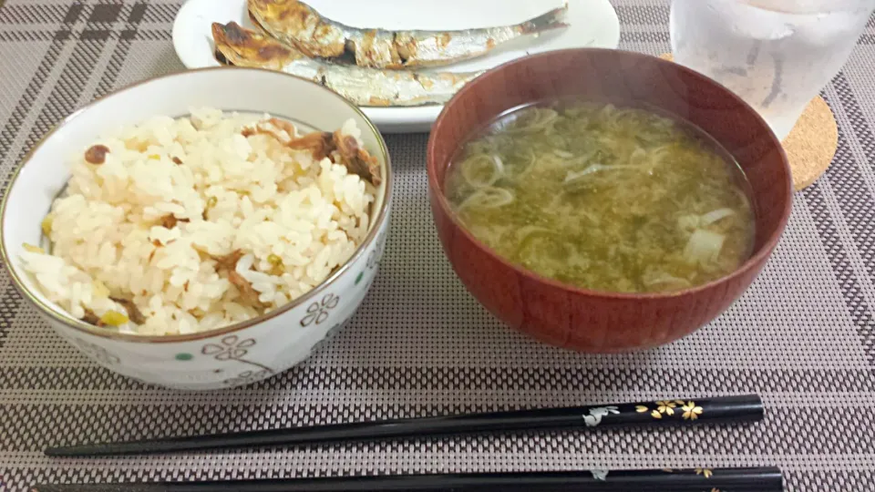 アサリの炊き込みご飯、うるめいわし、あおさのお味噌汁～♪|三宅章人  Akihito Miyakeさん