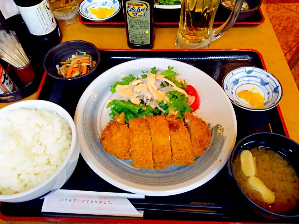 Snapdishの料理写真:チムニーのチーズチキンカツ定食、800円。|東京ライオンズさん