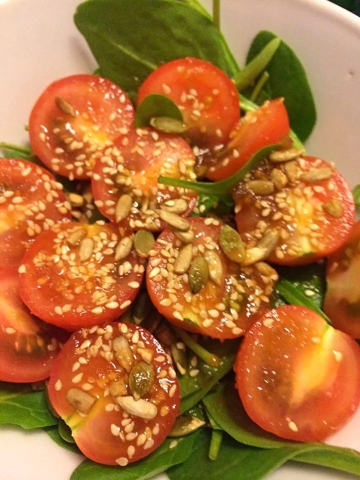 Spinach and cherry tomato salad with hyuganatsu onion dressing|Ong Sor Fernさん