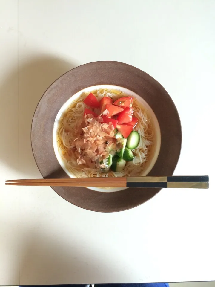 トマトときゅうりのおそうめん|yumiさん