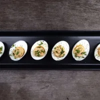 Bacon & Cheddar deviled Eggs|OnTheWoodenTableさん