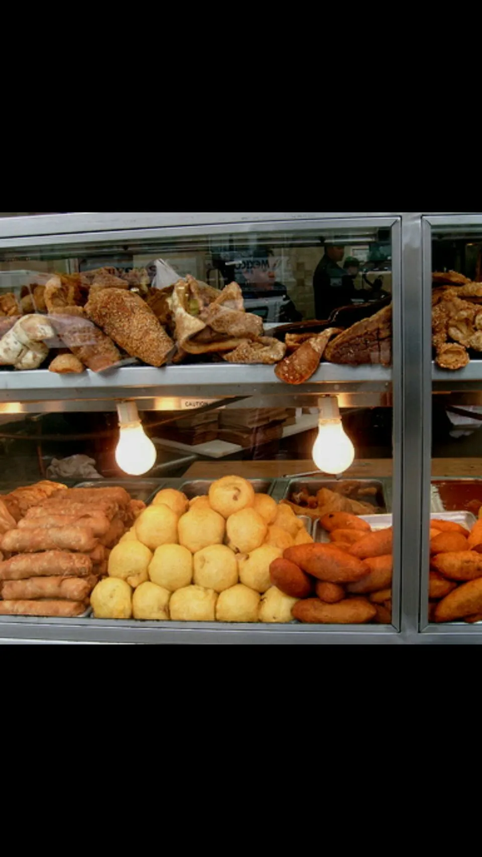 Snapdishの料理写真:Food truck vendors in the streets of San Juan Puerto Rico.|Frank Ortizさん