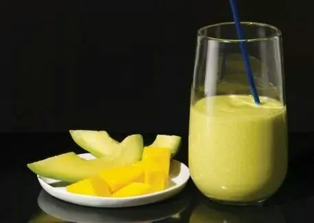 Avocado-Mango smoothie|EriLorn foodtripさん