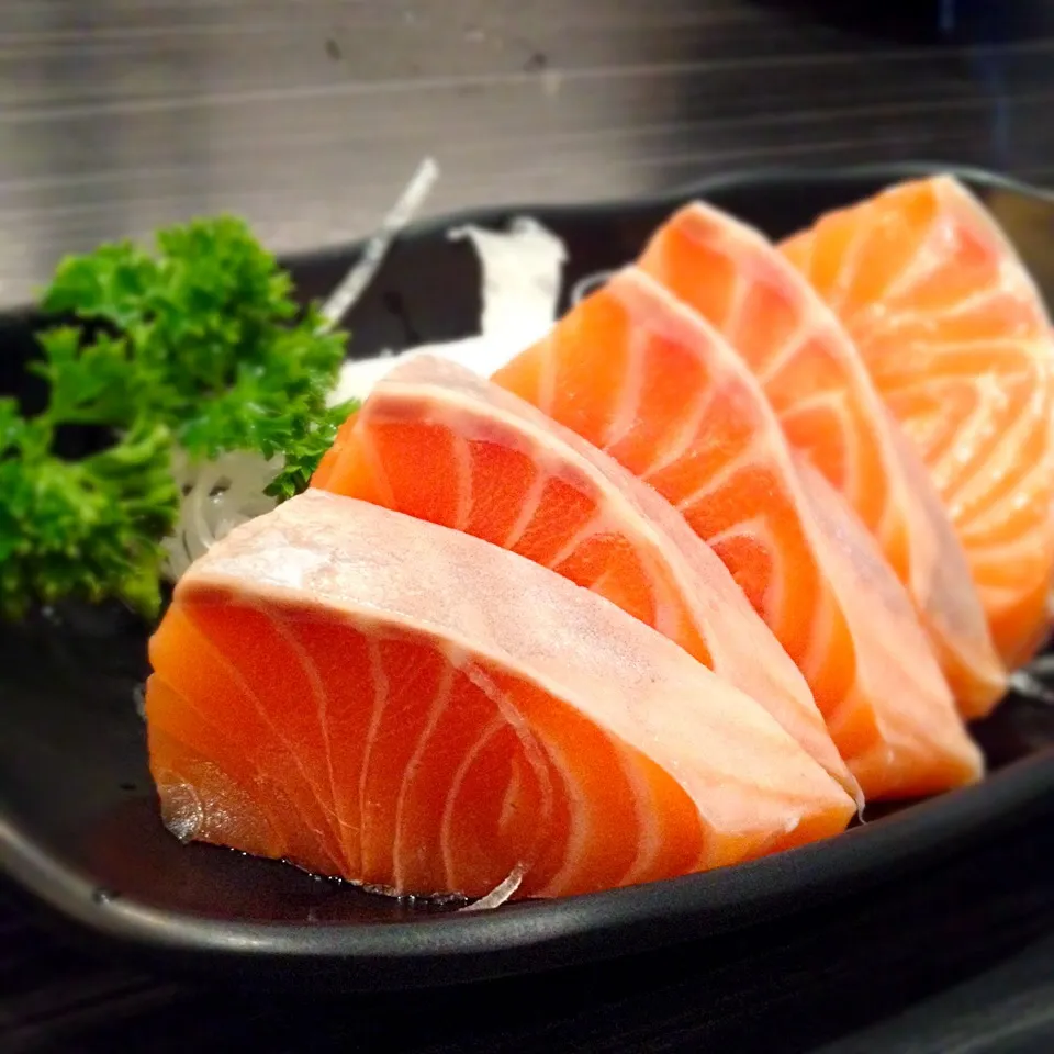 Snapdishの料理写真:Salmon sashimi @sushimasathailand|Chef Bimさん