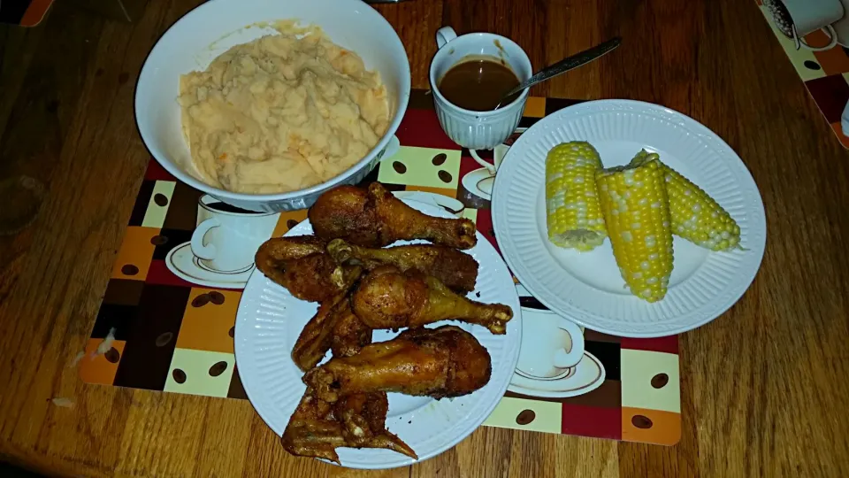 Fried Chicken Mash Potato gravy and corn|Frank Ortizさん