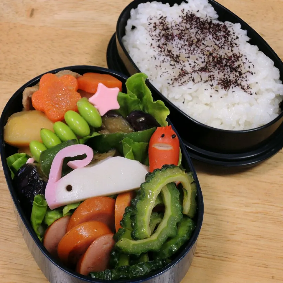 肉じゃが、茄子とピーマンの味噌炒め、ゴーヤとソーセージなどのお弁当|MAYUKOさん