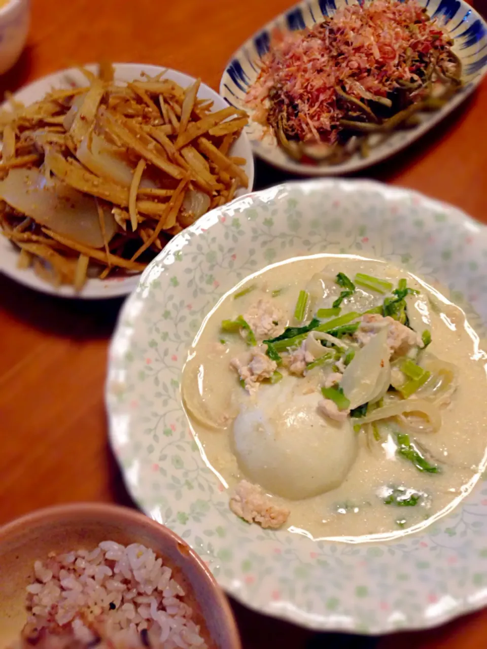 カブと鶏挽肉のミルク煮と有機わらび|おーじさん