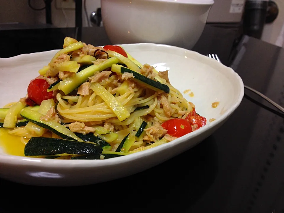 ツナとズッキーニのパスタ♡また息子の部屋で作りました|さちこ(さがねっち)さん