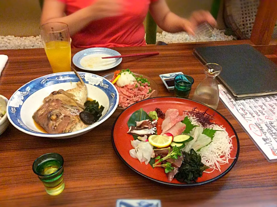 鯛の兜煮、伊予和牛の冷しゃぶ、お造り。|大沼慎太郎さん