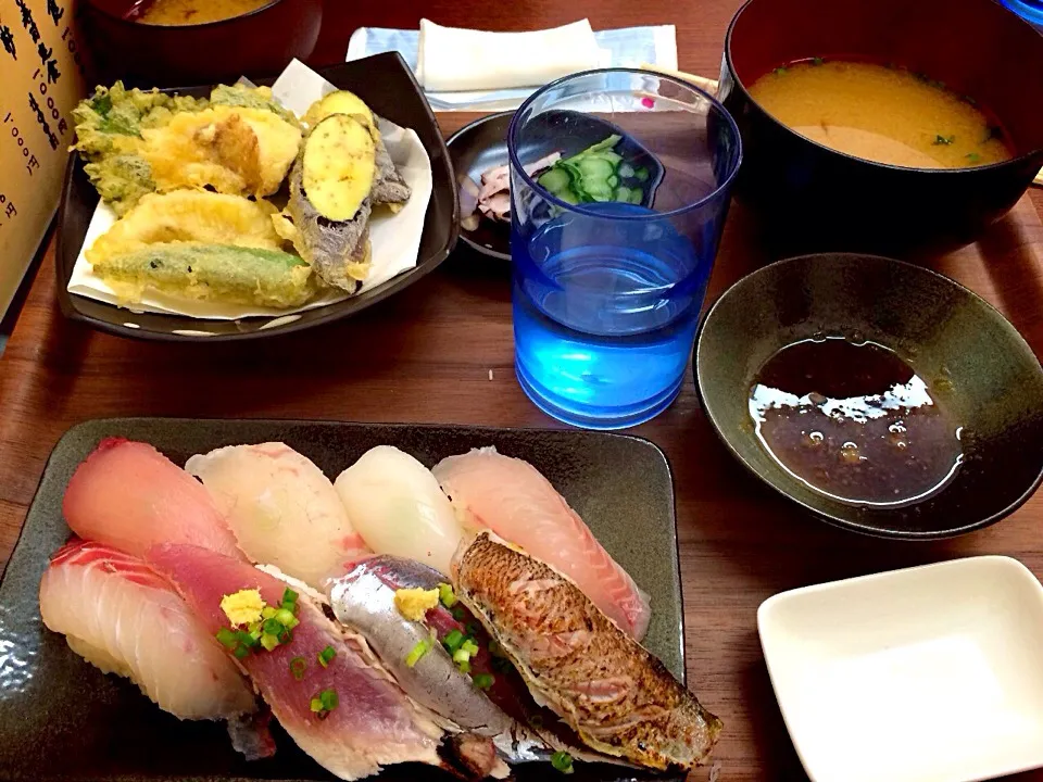 地魚握り定食もこれで1000円❗️|mikaさん