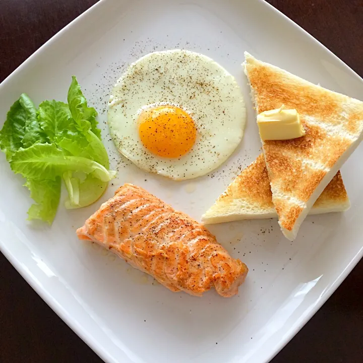 Salmon Steak Breakfast|みいさん