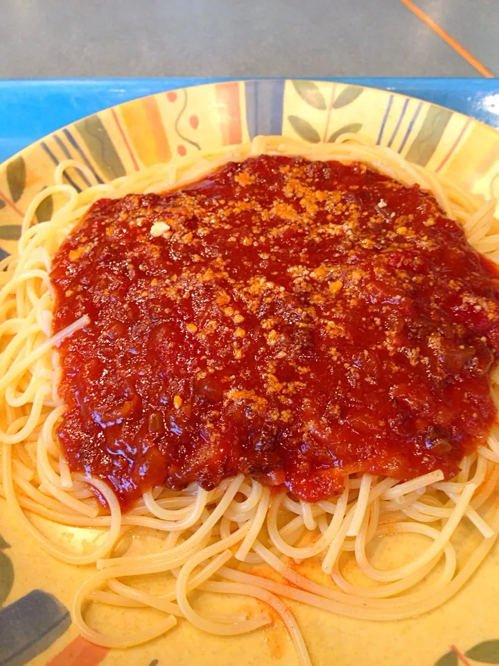 社食のサラメシはミートスパゲティ|ごはんできたよ〜さん