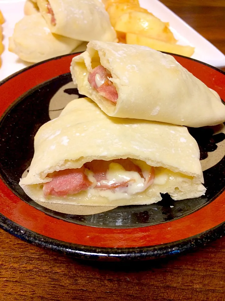 Mariさんの料理 発酵なし‼チーズとろ〜り♪簡単♡パニーニ風|トムさん