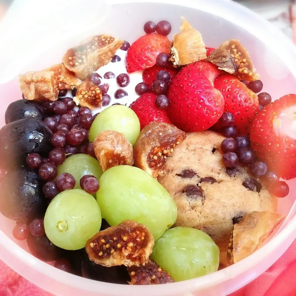 breakfast fruits bowl|dotdotdotx2さん