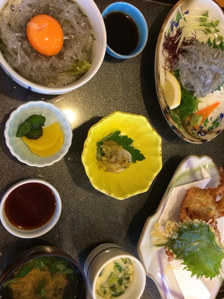 Snapdishの料理写真:生ちりめん定食（≧∇≦）|みかさん