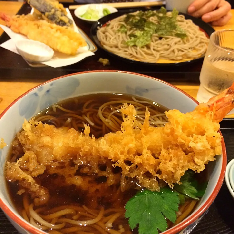 今日は平日。
おばちゃんの病院終わりに平日限定のオムライス食べ三八飯店にいったら激混みだし、今週はオムライスないっていうし、店員の態度最悪だったし。
やっぱりおばあちゃんがいないとダメだねー。
てらやでうどんの予定が17時まで。
じゃ、久しぶりにこむぎでうどん→おやすみ。
板そば なみ喜の予定が手前の樽そばで天ぷらそば|しーさん