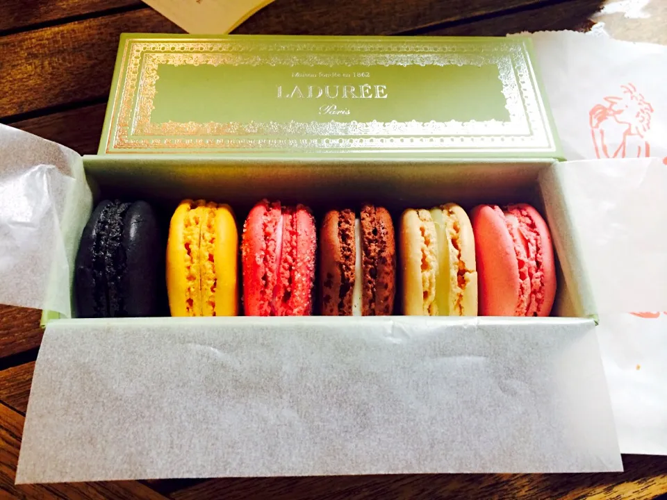 Macarons - Paris|Elly Sooさん