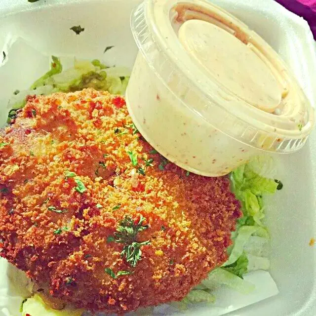 #Seafood I go #CrabCakes Crazy 😜 for these #FoodHeaven ACME OYSTER HOUSE BATON ROUGE #Louisiana|Alisha GodsglamGirl Matthewsさん