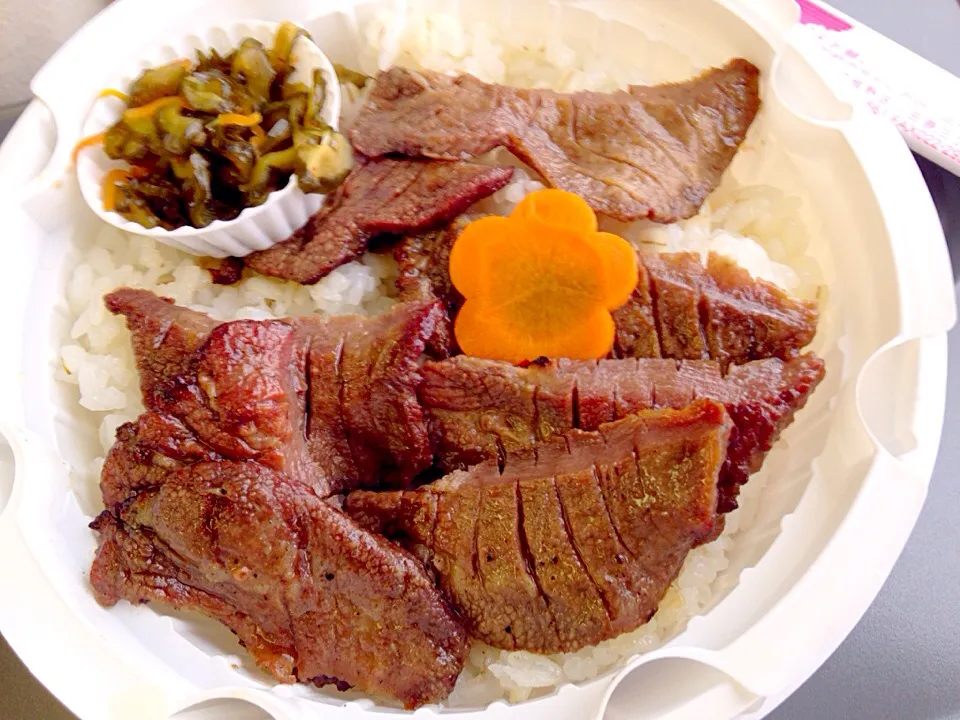 牛タン駅弁|なかまるつうさん