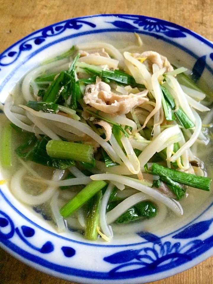 大雨の土曜日…サッパリうどん♬|Yoshinobu Nakagawaさん